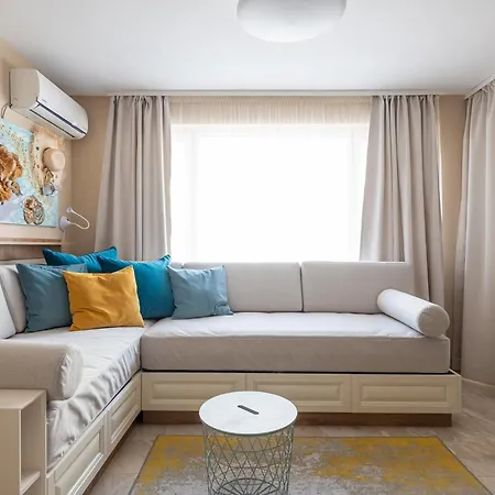 Aquamarine Apartment