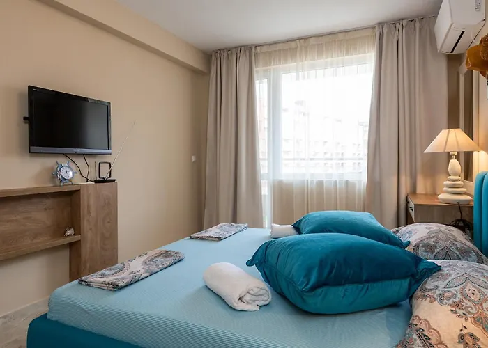 Aquamarine * Pomorie